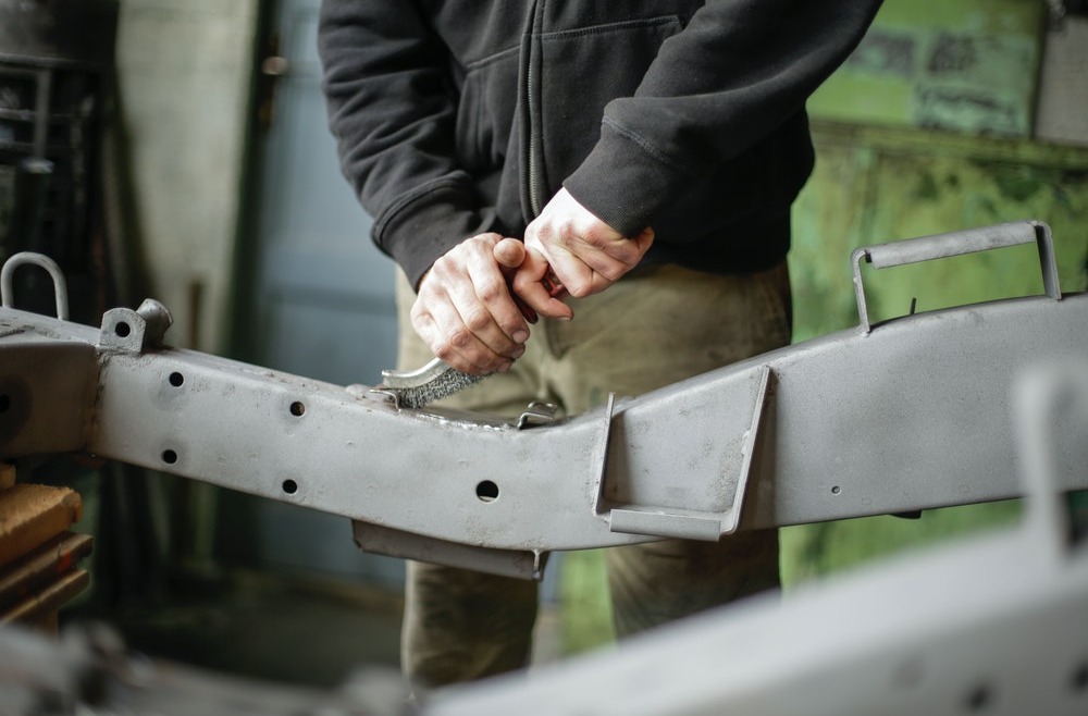 W jakich spodniach roboczych pracować latem?