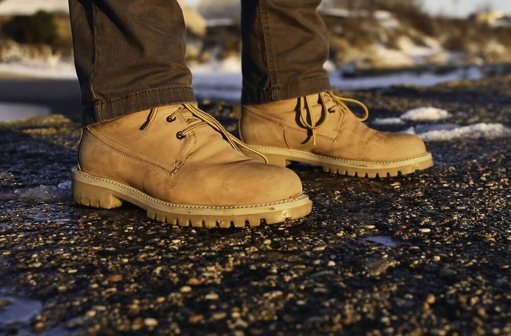 Jakie buty robocze zimowe wybrać? Jakie buty robocze przy pracy w niskich temperaturach?
