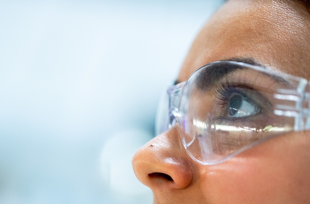 Jak odpowiednio chronić twarz i oczy?