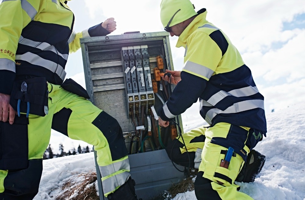 Normy, czyli wymagania dla odzieży ostrzegawczej